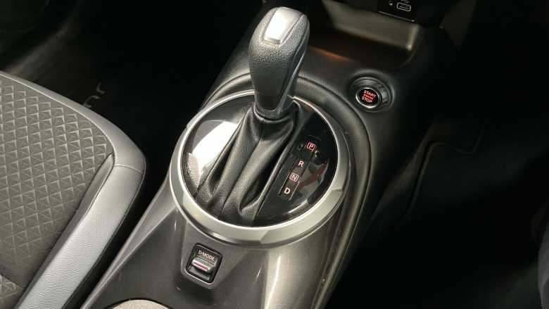 Nissan Juke 1.0 DiG-T 114 N-Connecta 5dr DCT Petrol Hatchback